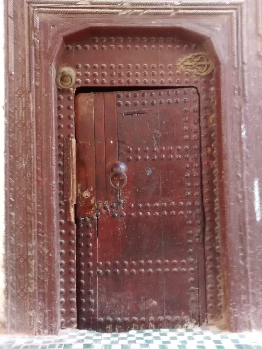 A door in Fès, with its two knockers